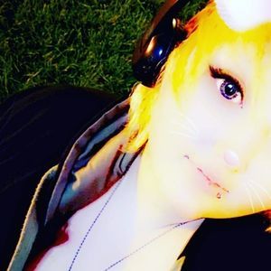 Meet your Posher, Becca